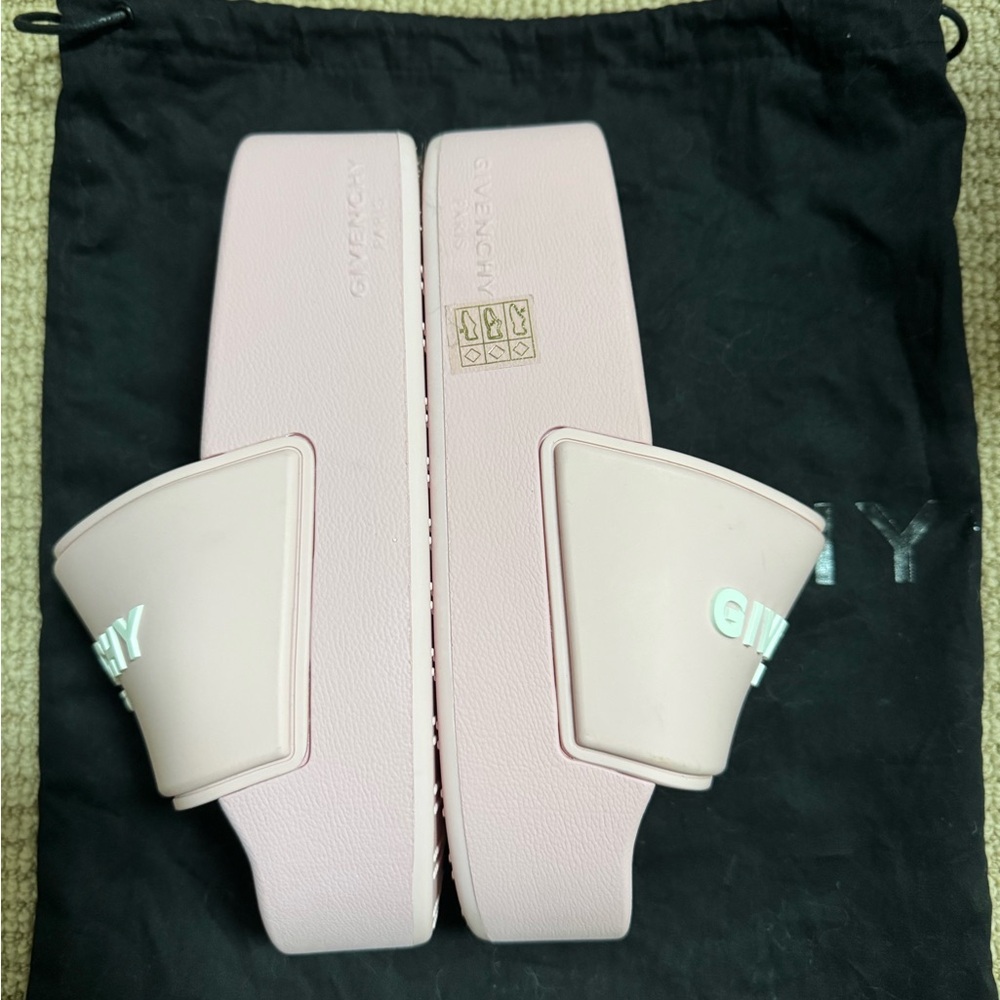 Givenchy Light Pink Logo Slides Platform - Picture 2 of 4